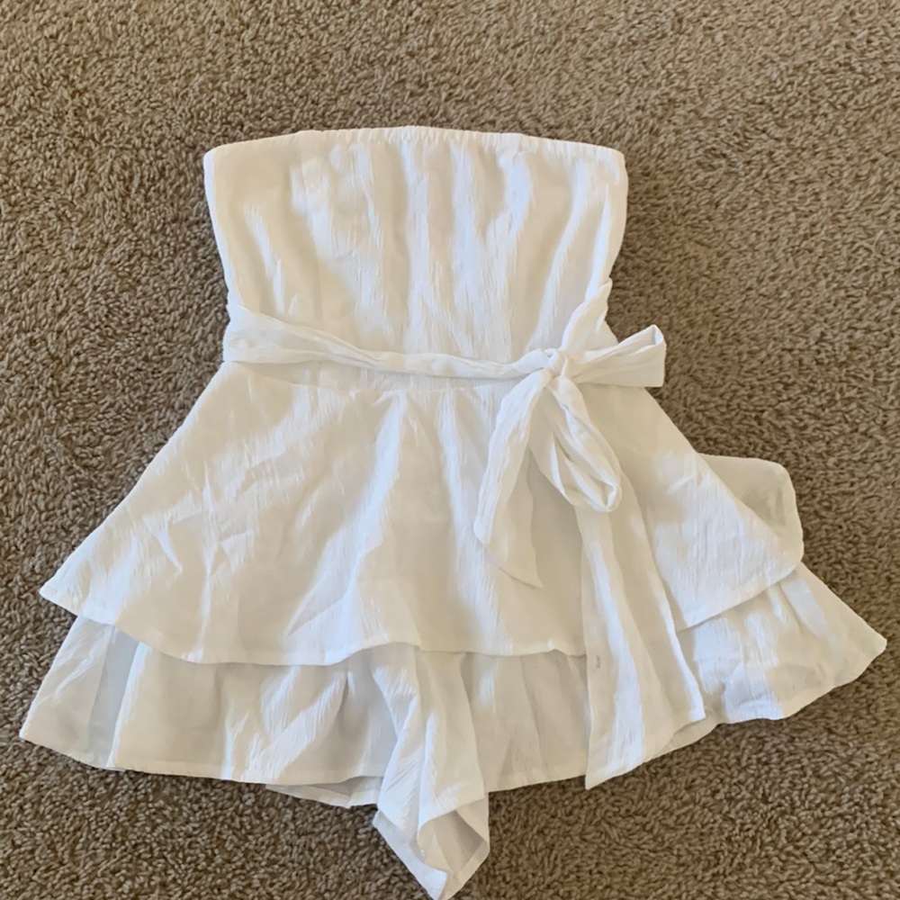 Forever 21 Strapless Tie-front Romper- Size Small